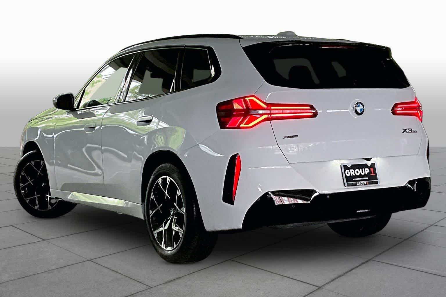 Used 2025 Alpine White BMW 30 xDrive image 11