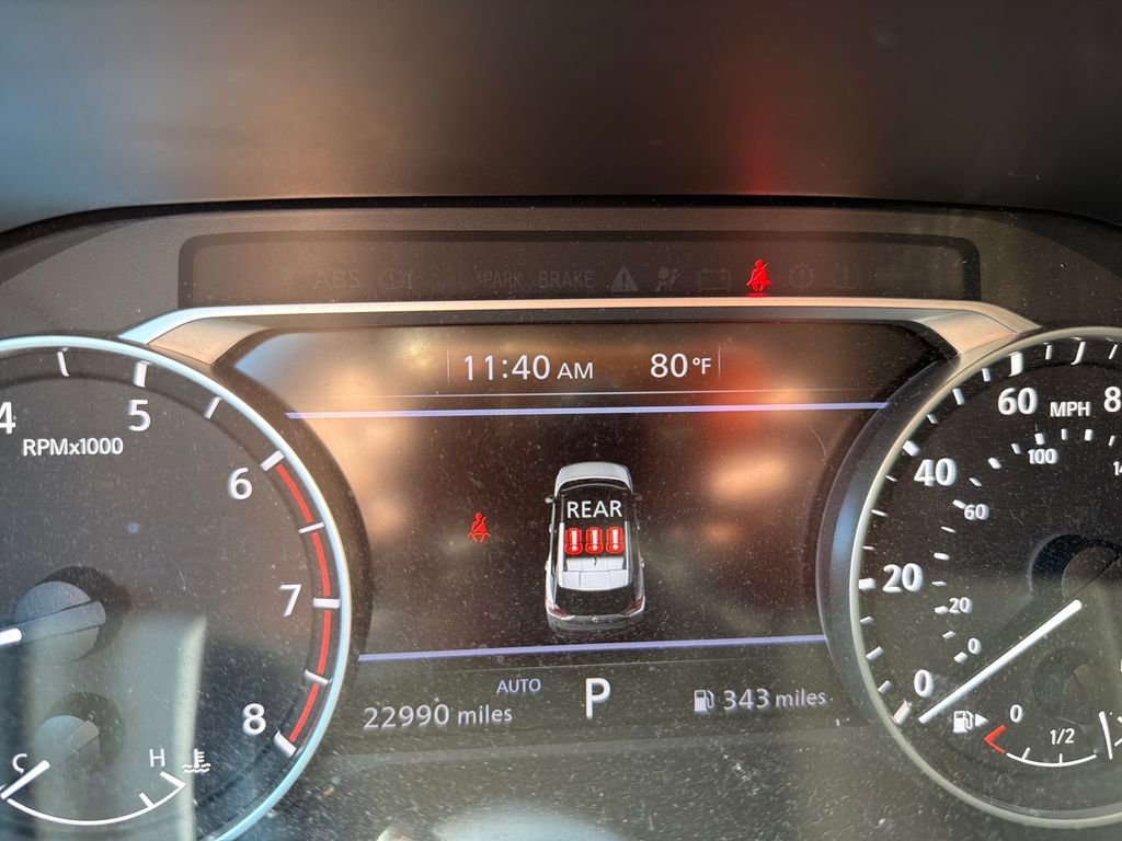 Used 2023 Gray Nissan S image 9