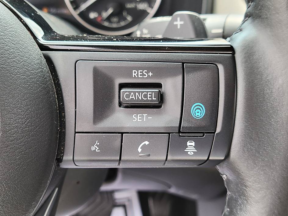 Used 2021 Caspian Blue Metallic Nissan SV image 22