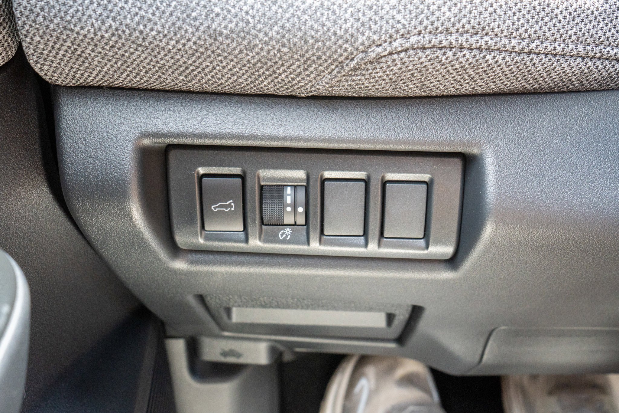 New 2026 CRYSTAL WHITE PEARL Subaru Premium image 27