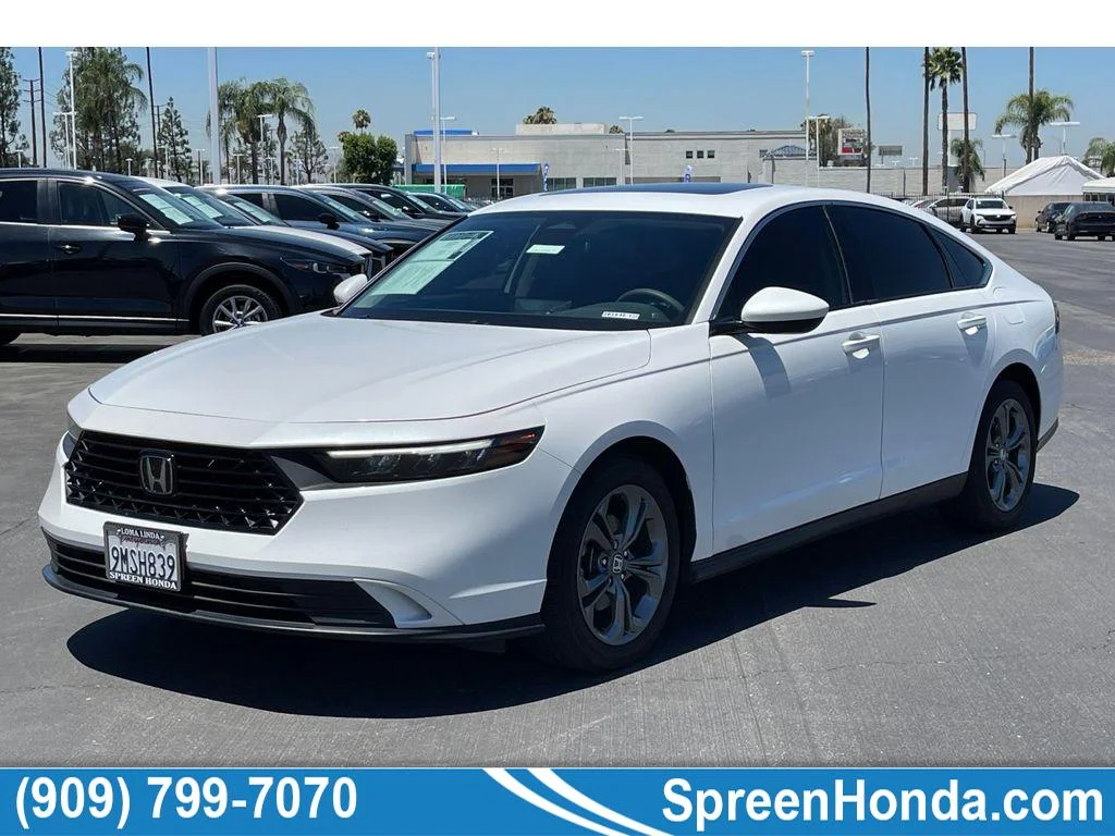 Used 2024 Platinum White Pearl Honda EX image 1