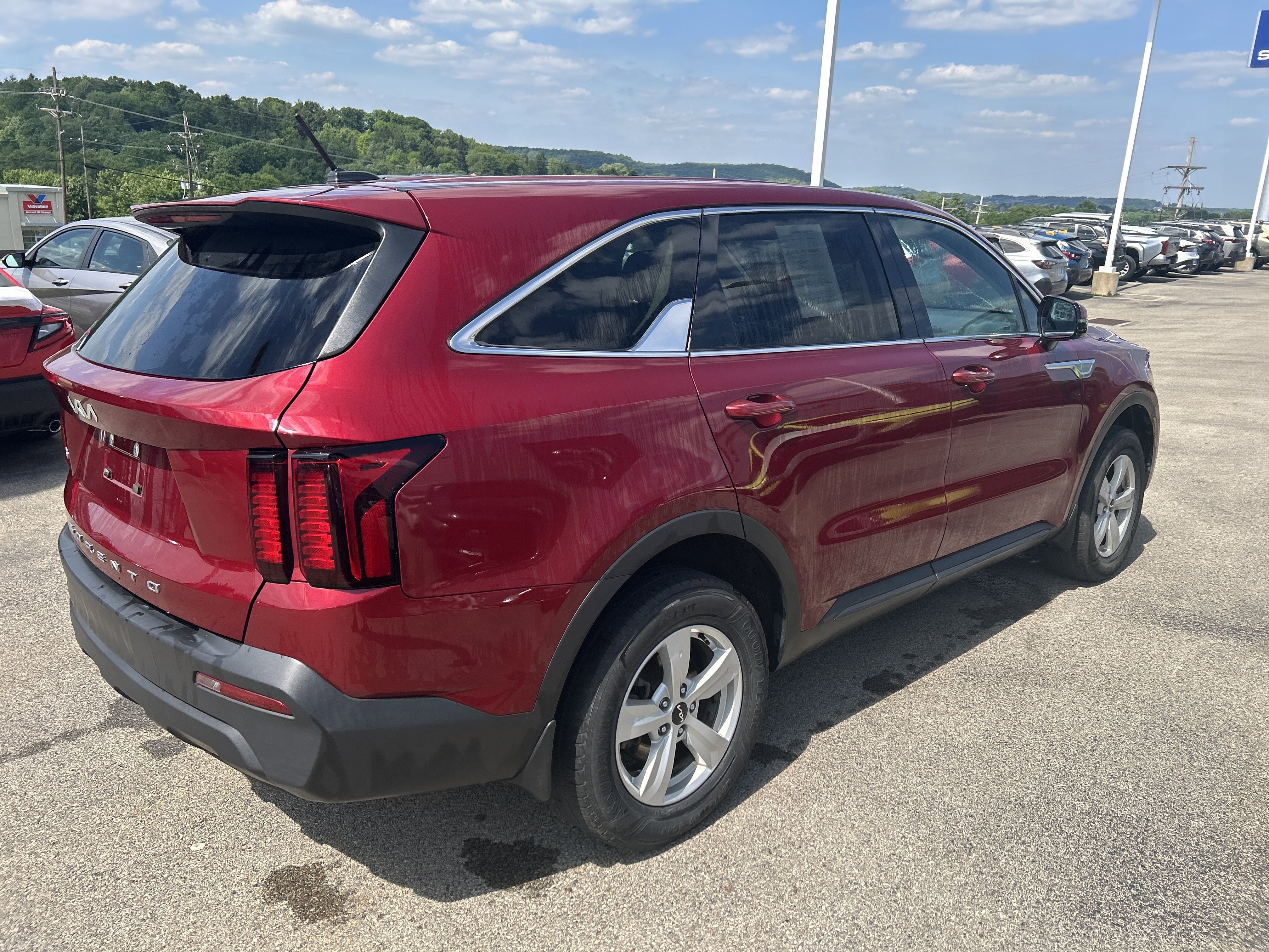 2022 Kia Sorento LX - Photo 4
