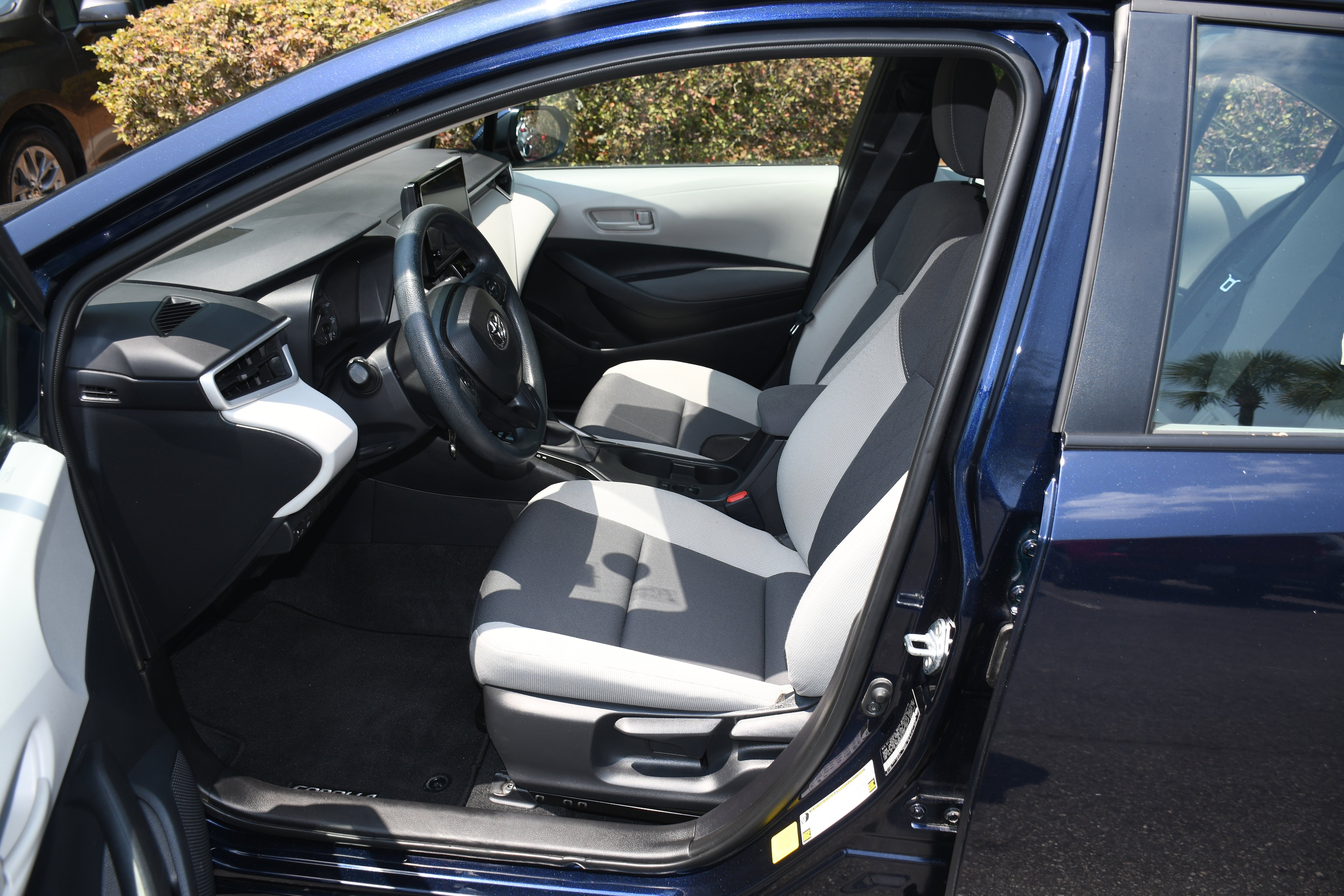 Used 2025  Toyota LE image 7