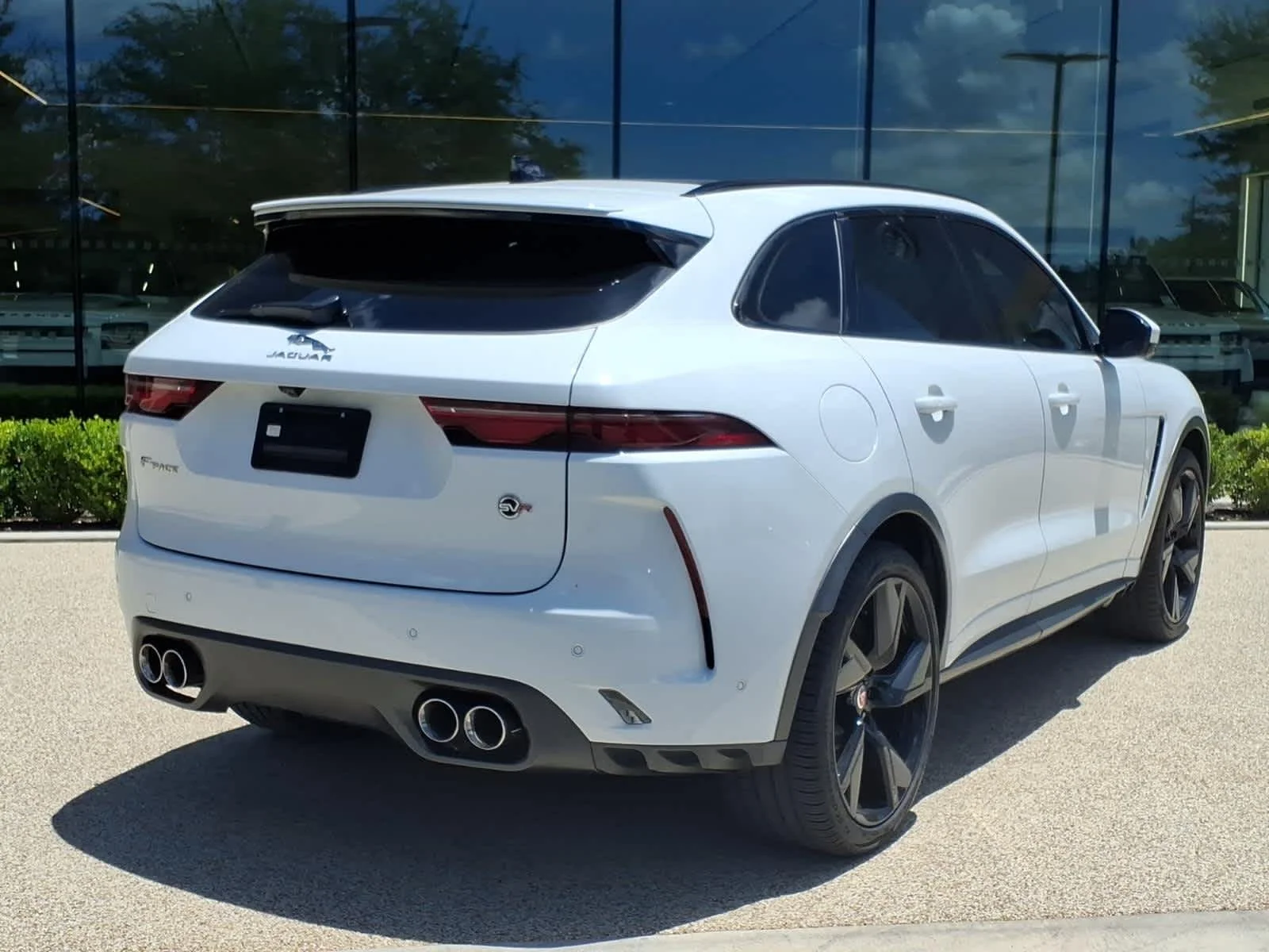Certified Used 2022 Fuji White Jaguar SVR image 4