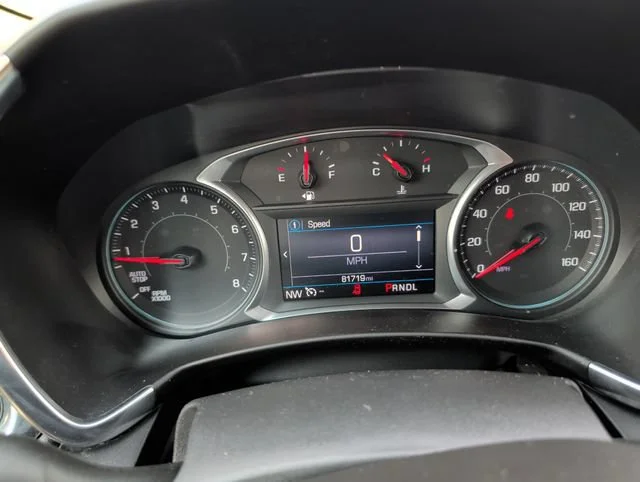 Used 2022 BLUE GLOW METALLIC Chevrolet LT image 18