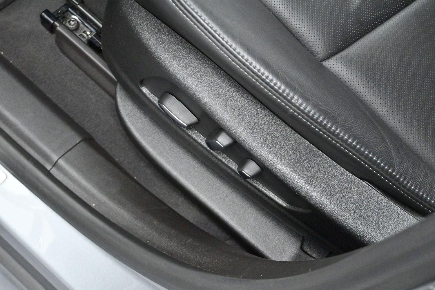 Used 2024 Argent Silver Metallic Cadillac Sport image 15
