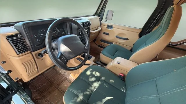 Used 1998 Green Jeep Sahara image 16