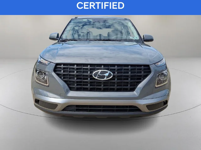 Used 2023 Gray Hyundai SE image 3