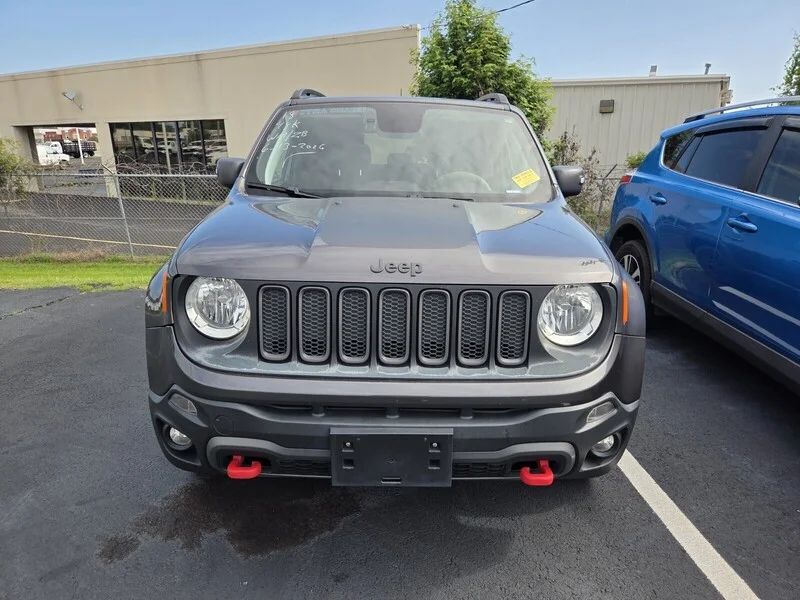 Used 2018 Crystal Metallic JEEP TRAILHAWK image 2