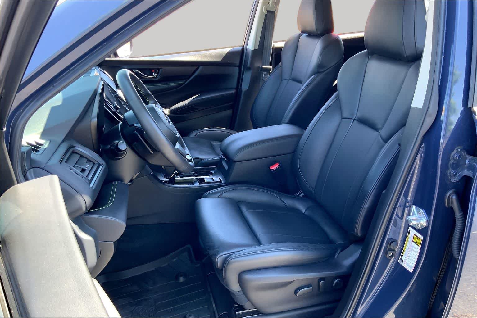 Used 2025 Cosmic Blue Pearl Subaru Onyx Edition Touring image 9