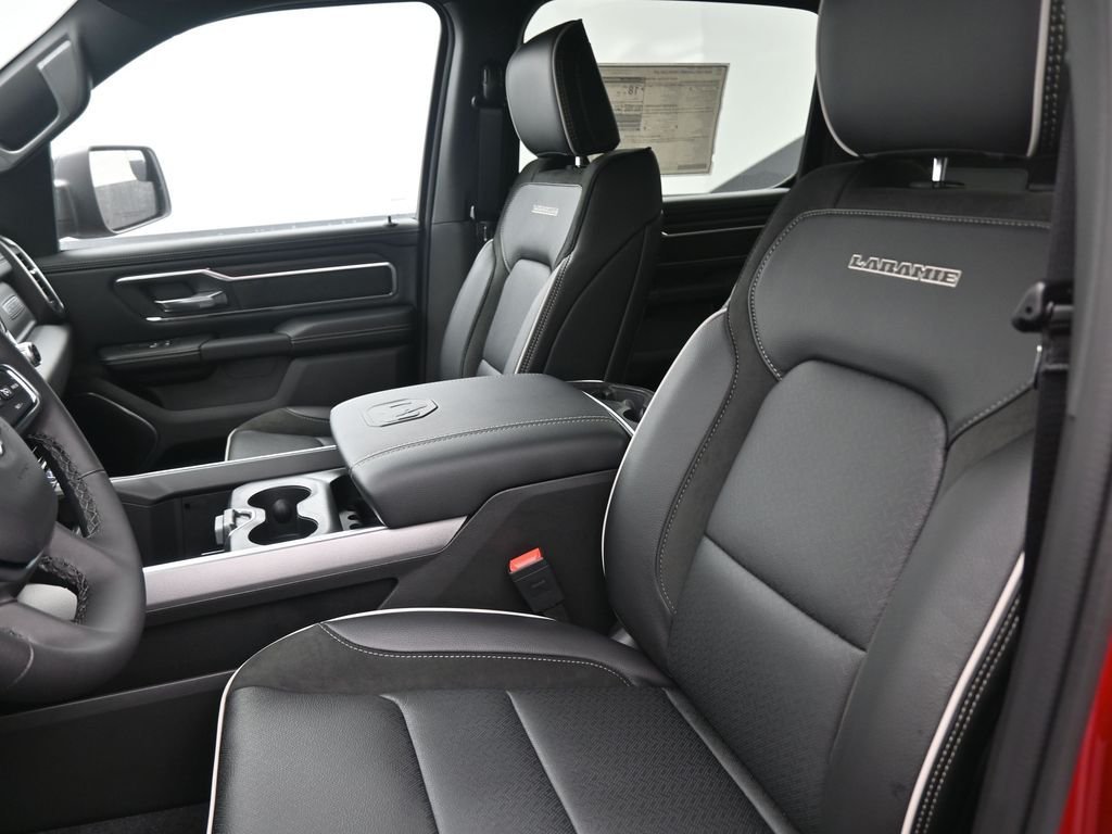 New 2026 Molten Red Pearl-Coat Exterior Paint RAM Laramie image 31