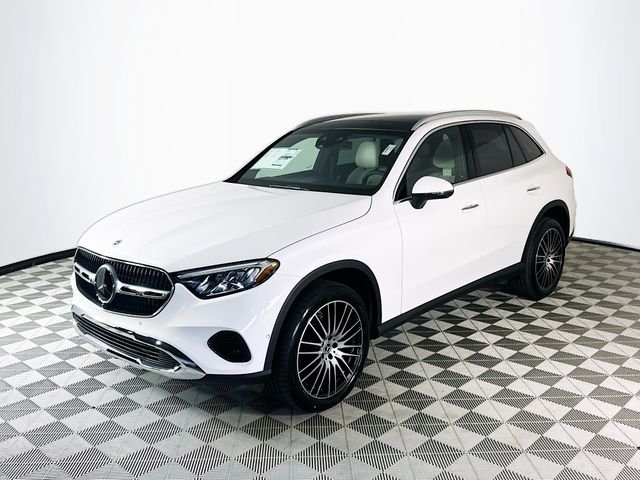 New 2026 Polar White Mercedes-Benz GLC 300 image 3