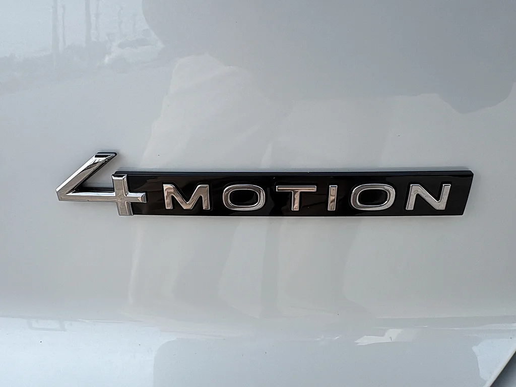 New 2026 Opal White Pearl Volkswagen 2.0T SEL R-Line Black 4MOTION image 15