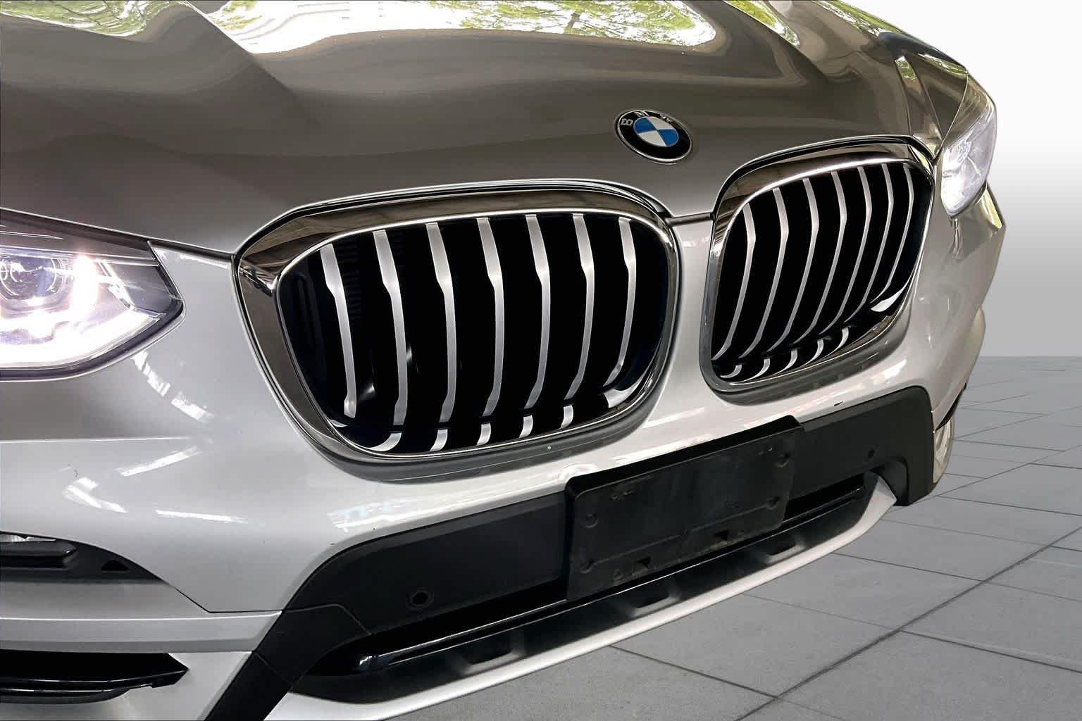 Used 2020 Glacier Silver Metallic BMW sDrive30i image 28