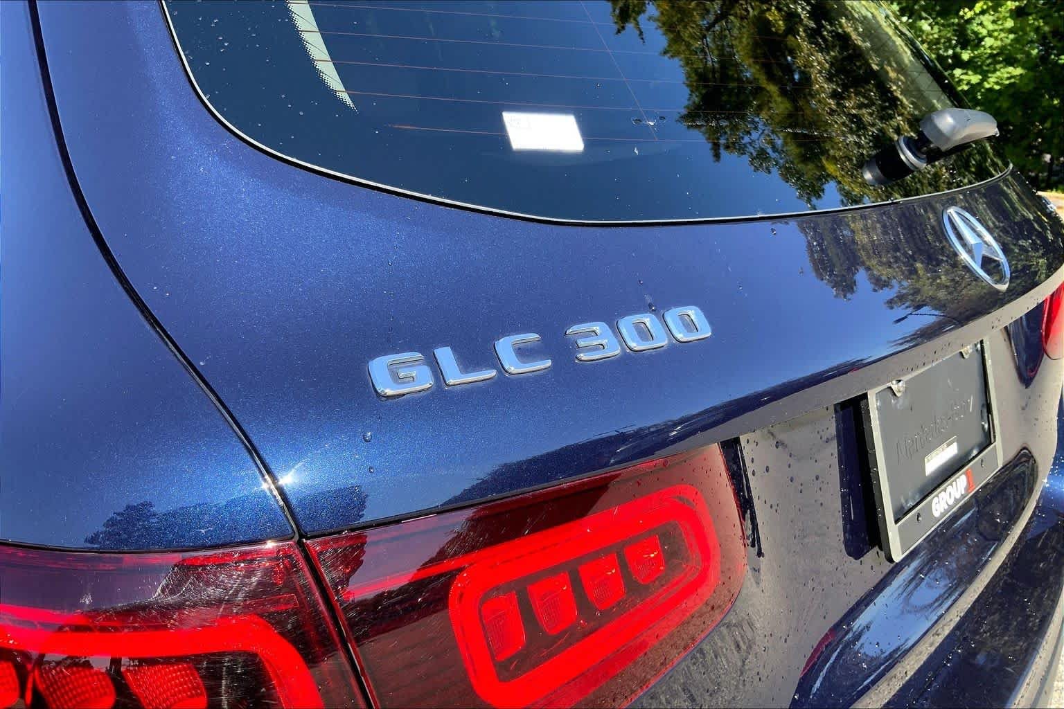Used 2022 Lunar Blue Metallic Mercedes-Benz GLC 300 image 10