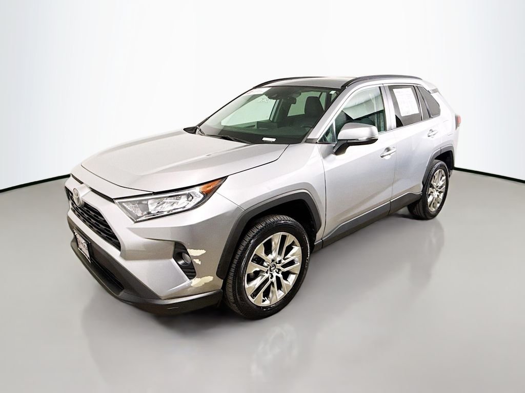 Used 2021 Silver Sky Metallic Toyota XLE Premium image 3