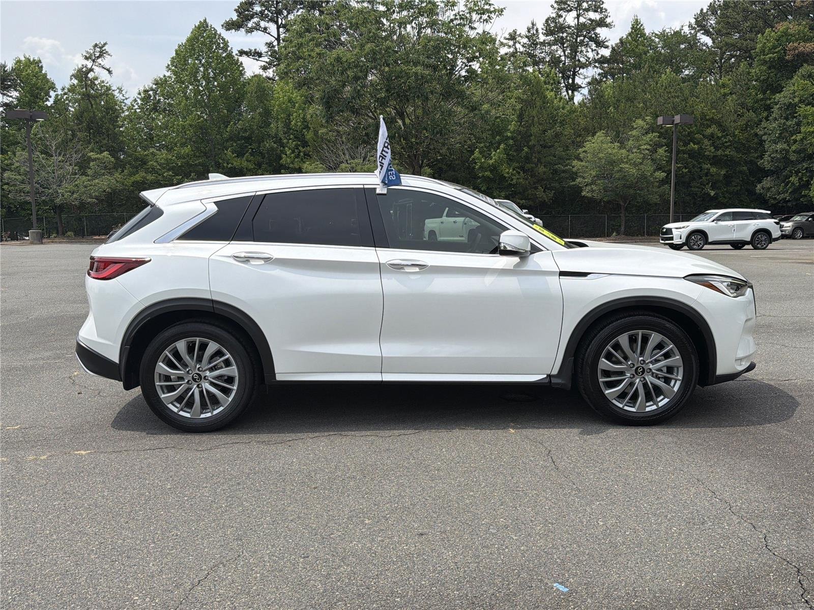 Certified Used 2024 Radiant White INFINITI LUXE image 32