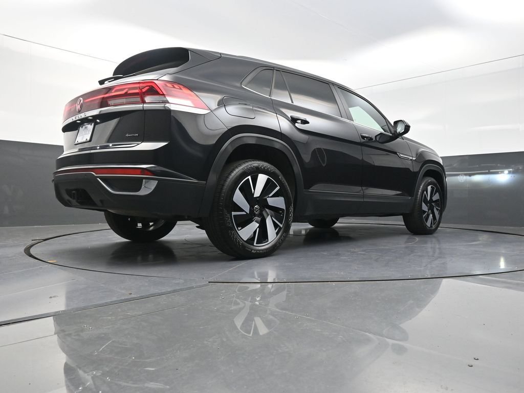 Used 2026  Volkswagen SE w/Technology image 30