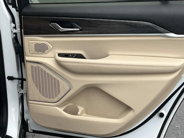 Used 2021 White Jeep Limited image 21