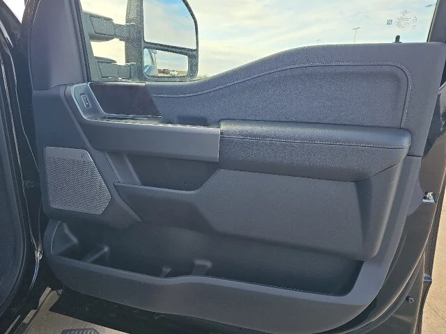 New 2026 Agate Black Metallic Ford F-250® Lariat® image 42