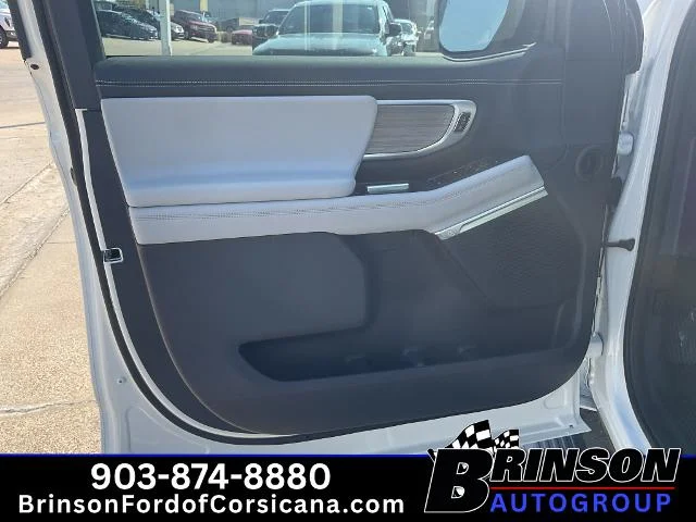New 2027 Star White Metallic Tri-Coat Ford Platinum image 32