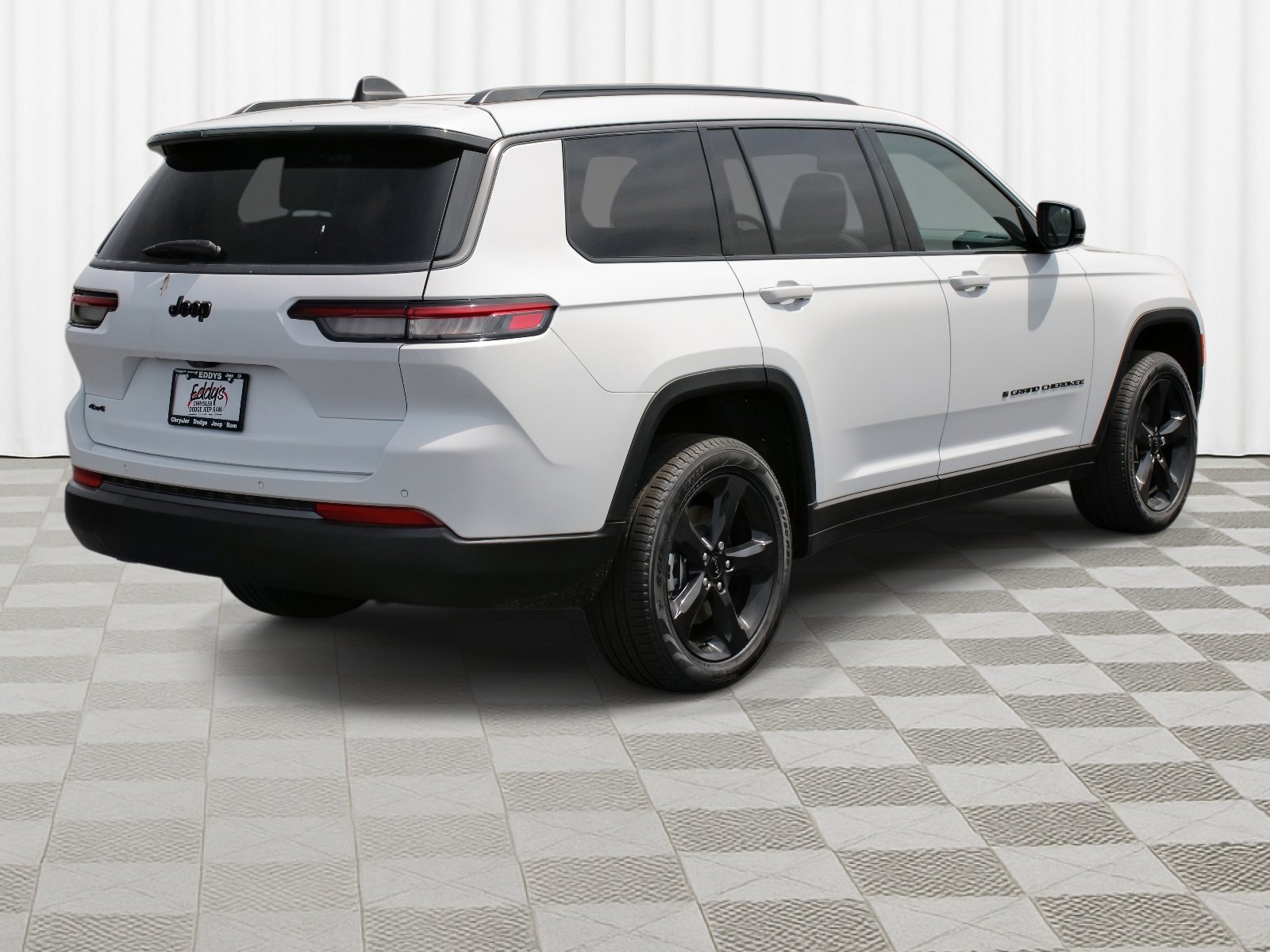 New 2026 Bright White Clear-Coat Exterior Paint Jeep Limited image 37