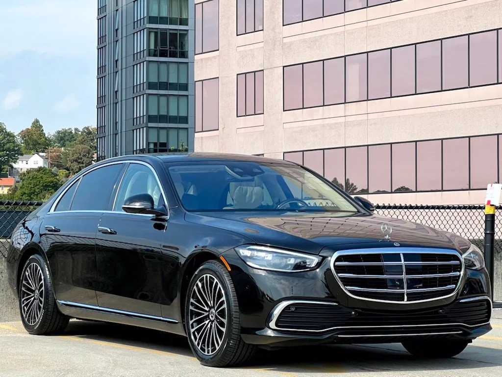 Certified Used 2024 Black Mercedes-Benz S 580e image 1