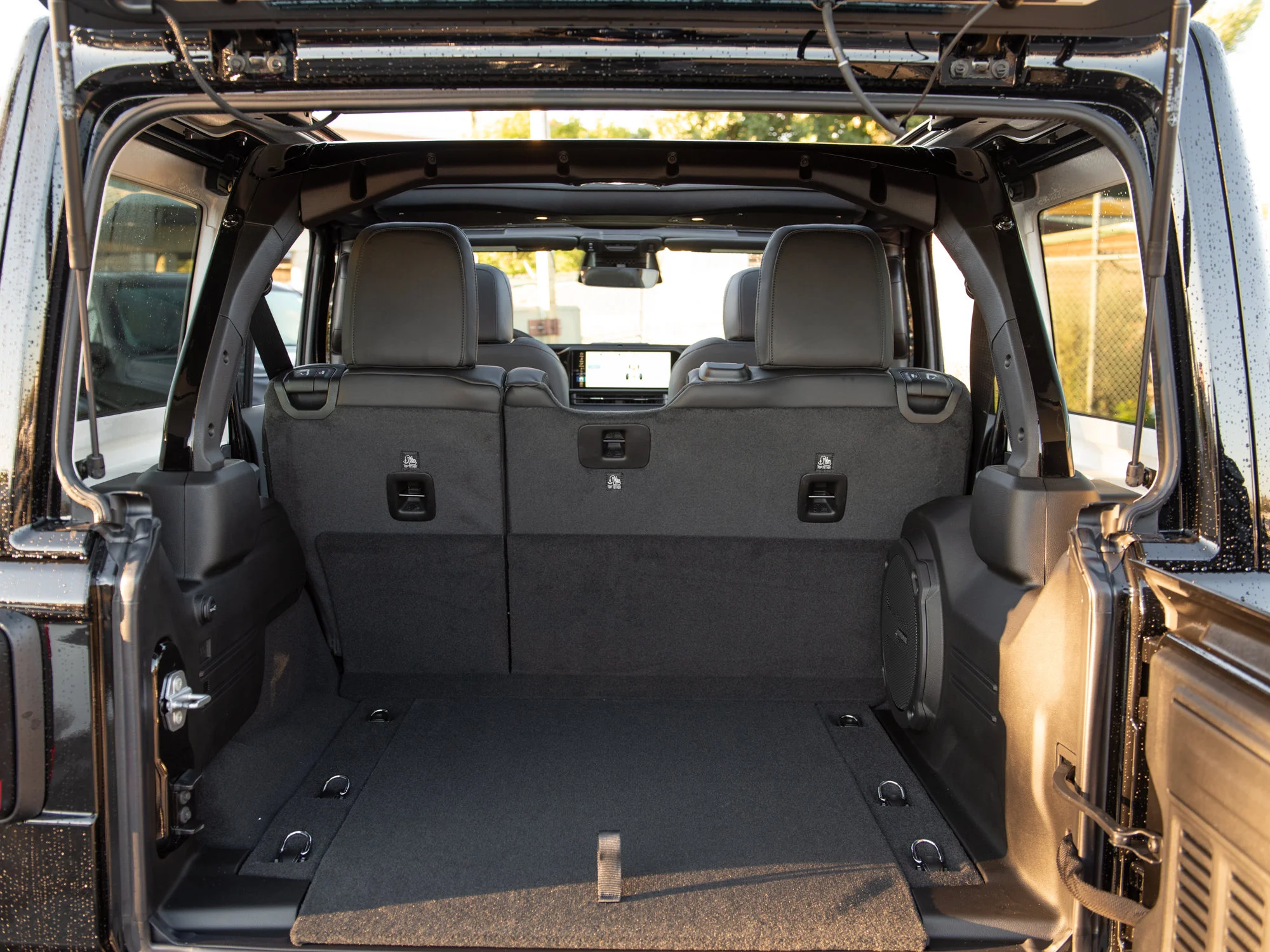 New 2027 Black Jeep Rubicon X* 4 Door 4x4, Sky 1 Touch Pwr Top, 35 Inch Tires, Nappa Leather image 25