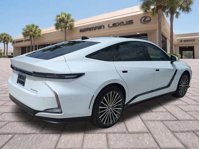 New 2026 Ultra White Lexus ES 350e LUXURY image 4
