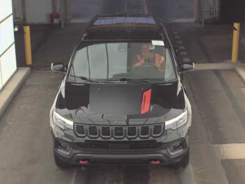 Used 2025 Jeep Compass Trailhawk with VIN 3C4NJDDN8ST533784 for sale in Kansas City