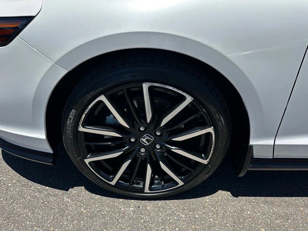 Certified Used 2024 White Honda Touring image 11