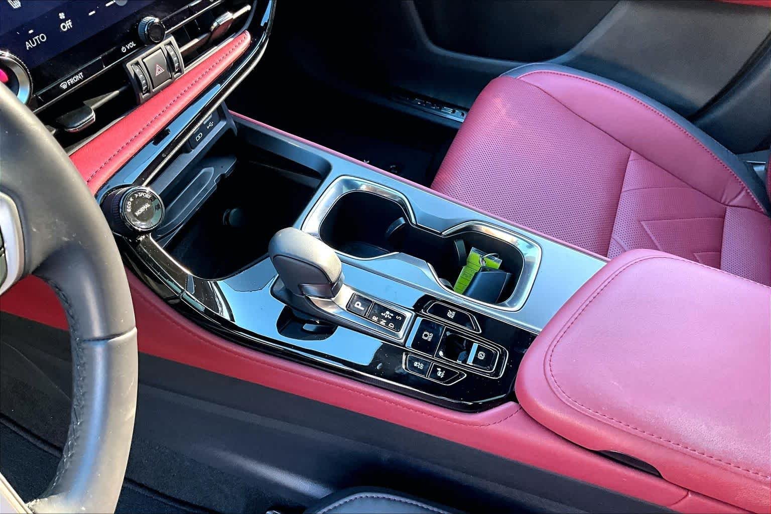 2024 Lexus NX Hybrid 350h - Photo 17