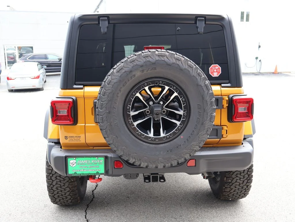 New 2026 Goldilocks Exterior Paint Jeep Rubicon image 4