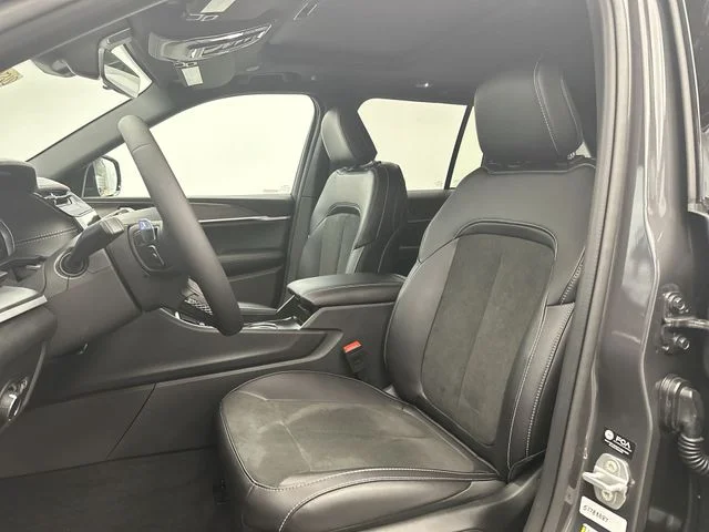 New 2026 Baltic Gray Metallic Clear-Coat Exterior Paint Jeep Laredo Altitude image 15