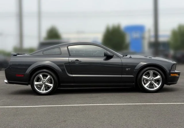 Used 2007 Tungsten Gray Clearcoat Metallic Ford GT Premium image 9