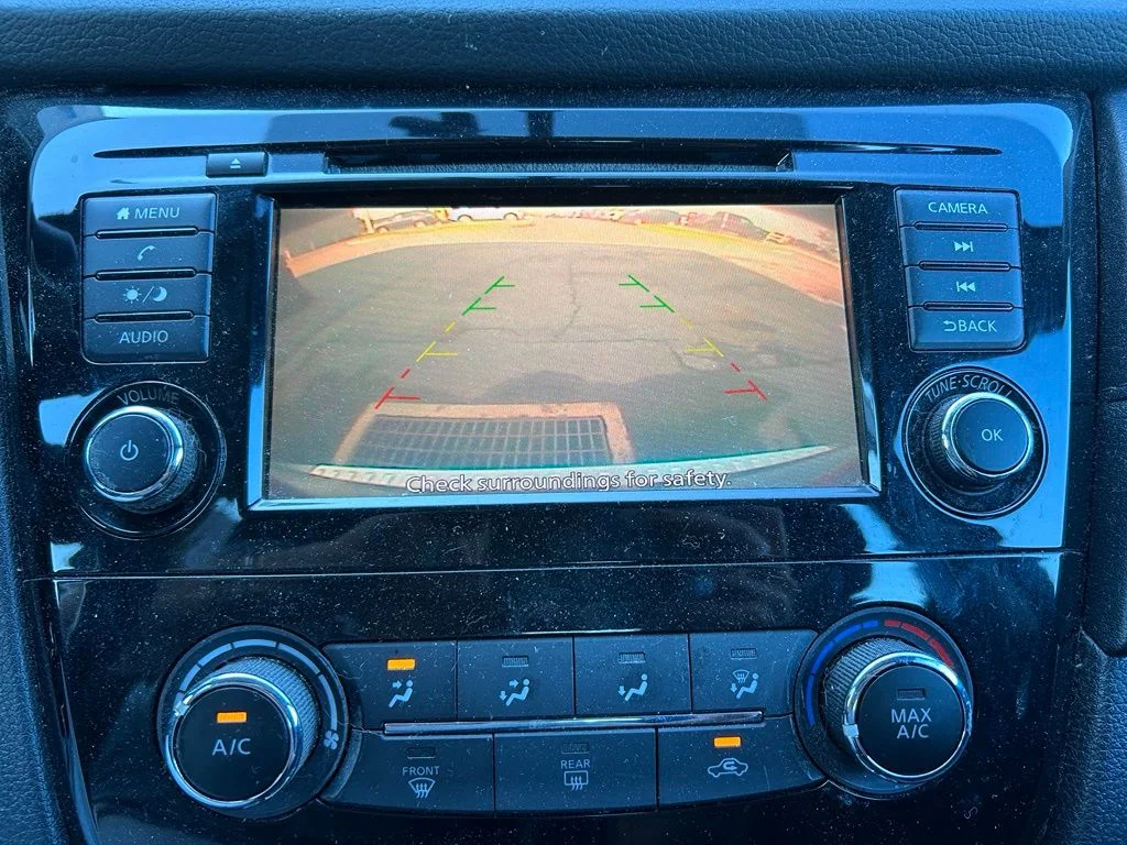 Used 2018 Gray Nissan S image 19