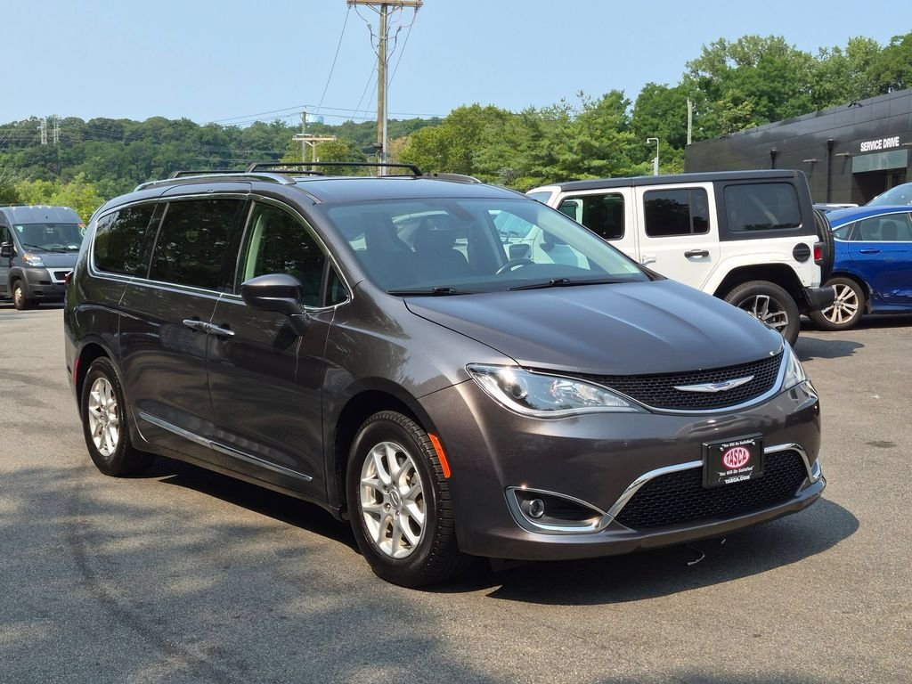 Used 2020 Gray Chrysler Touring L image 1