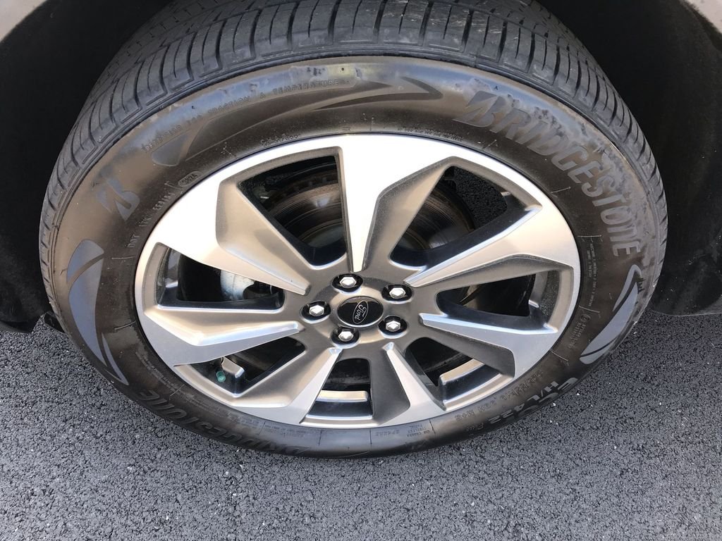 Used 2025  Ford Platinum image 10
