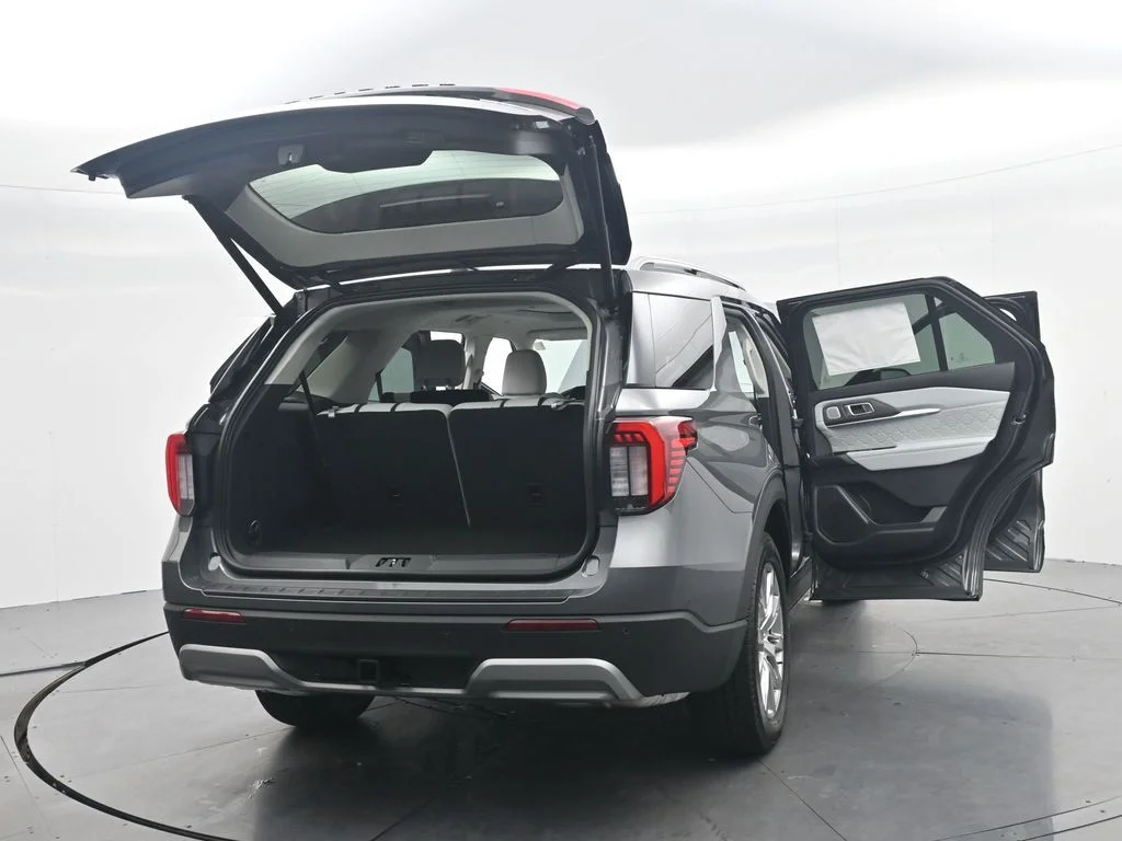 New 2026 Carbonized Gray Metallic Ford Platinum™ image 54