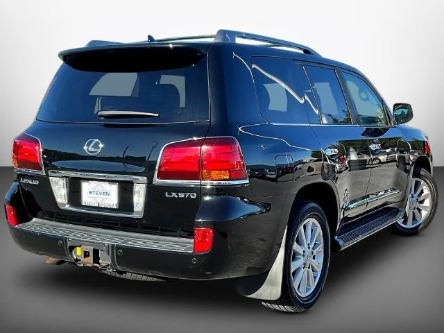 Used 2010  Lexus 570 image 6