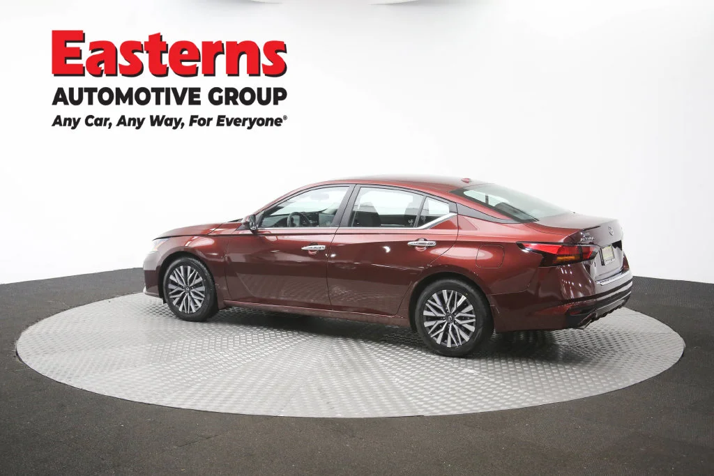 Used 2023 Red Nissan 2.5 SV image 66