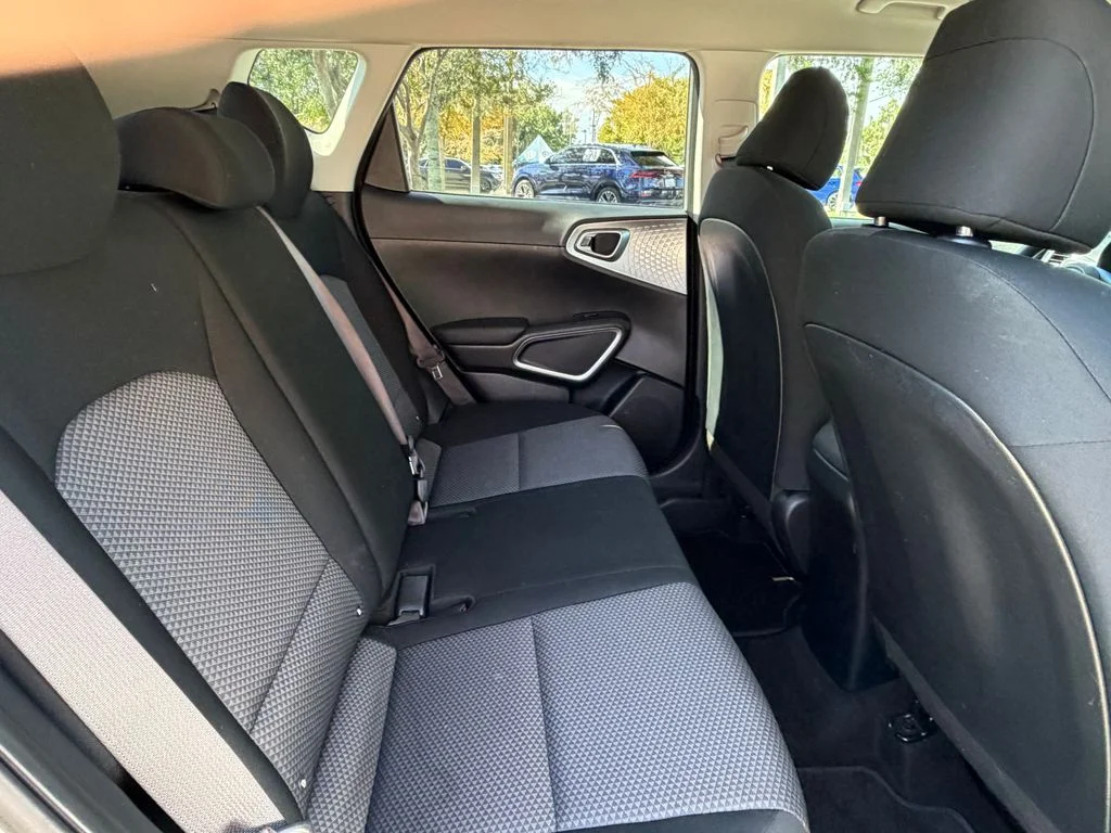 2024 Kia Soul LX - Photo 9