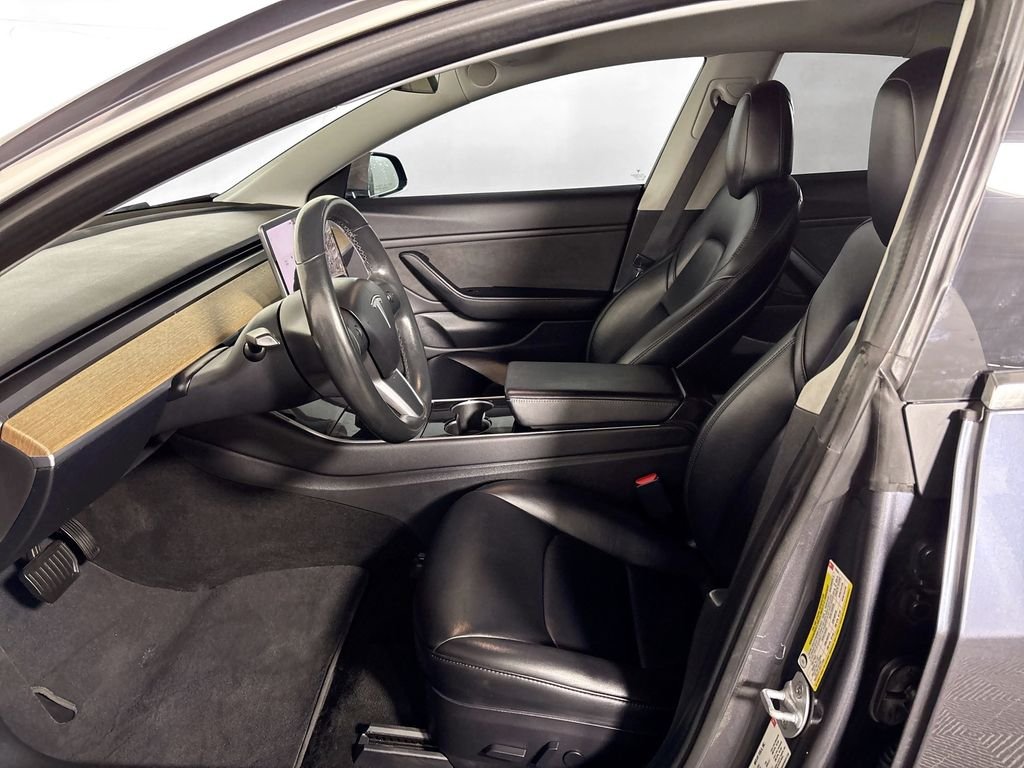 Used 2018  Tesla Performance image 11