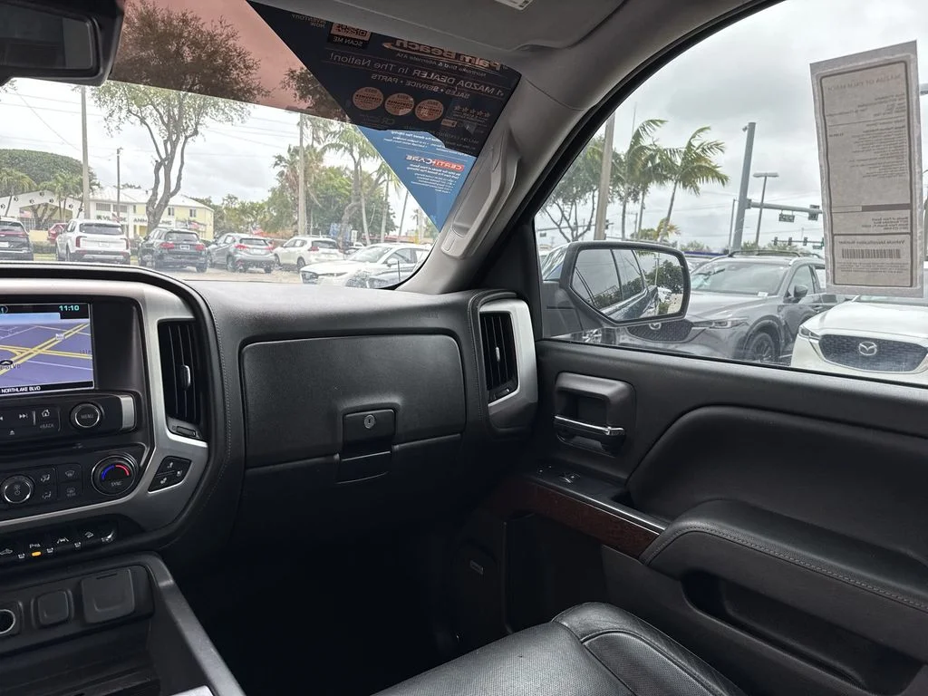 Used 2018 Blue Metallic GMC SLT image 15