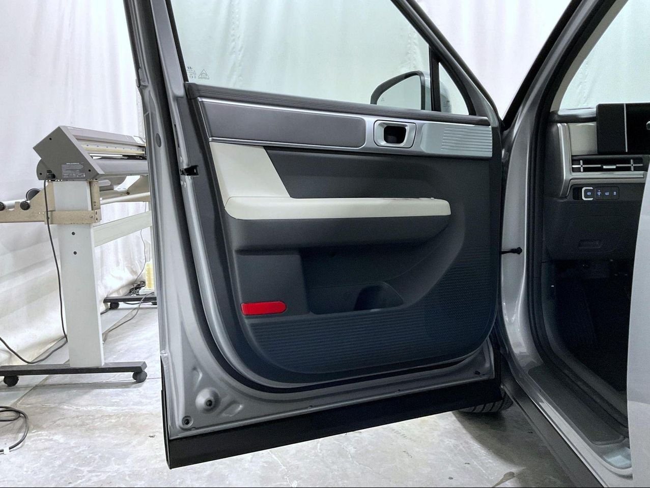 New 2026 Silver Hyundai SE image 9