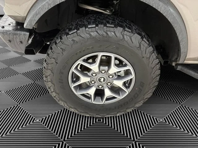 Certified Used 2025 Gray Ford Badlands image 9