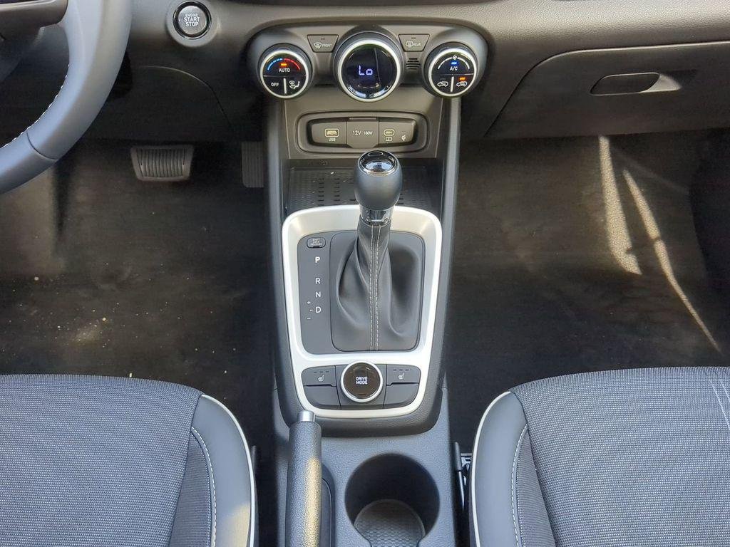 2025 Hyundai Venue Limited - Photo 21