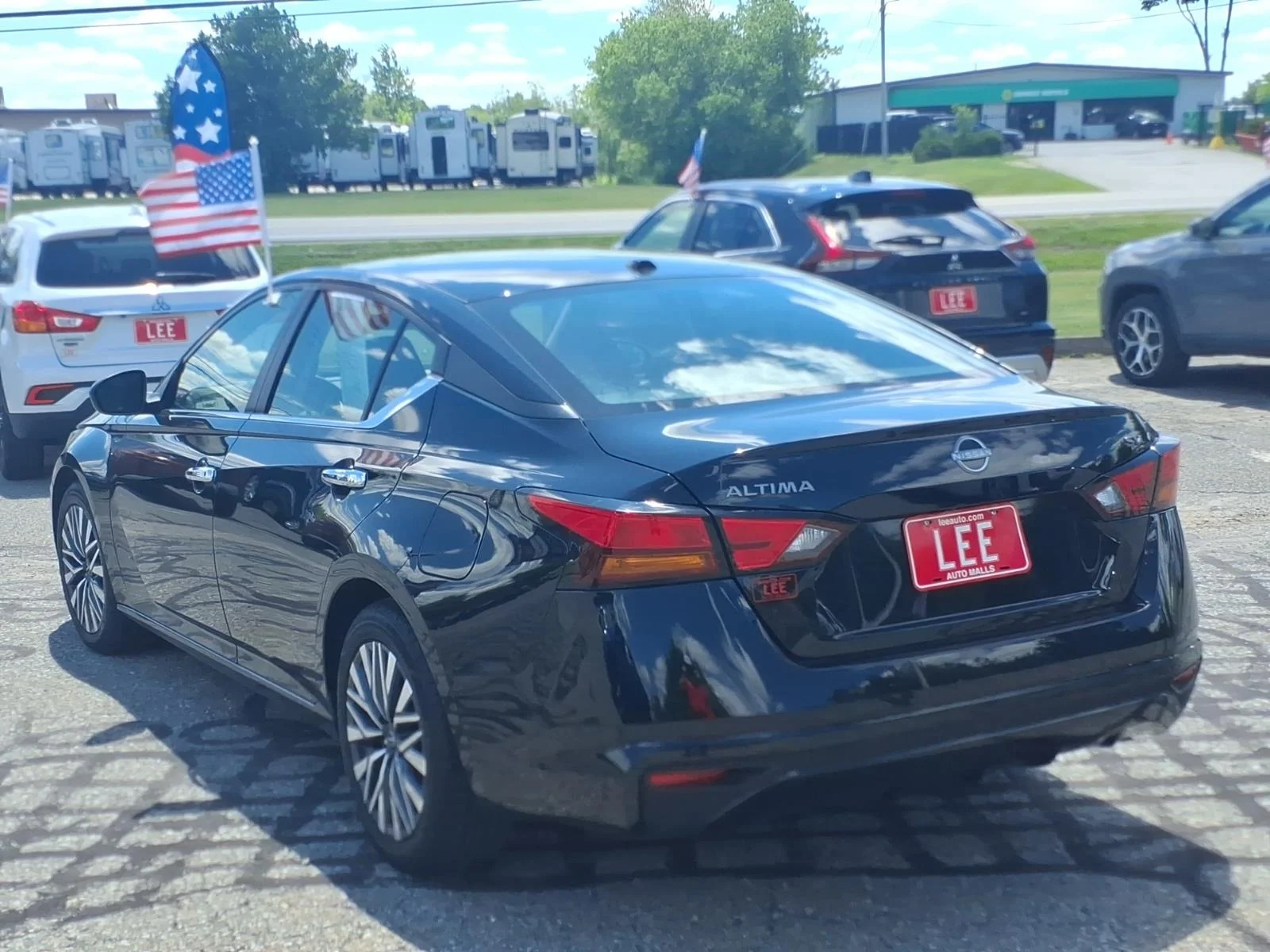 Used 2024 Super Black Nissan 2.5 SV image 7