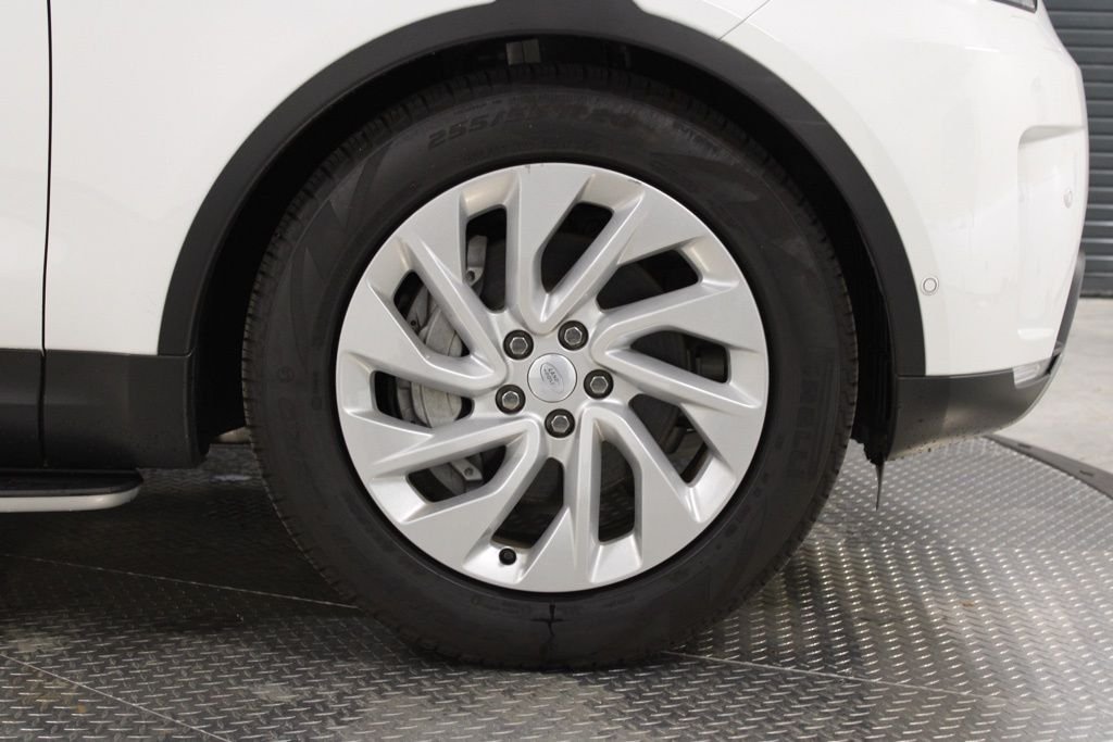 Used 2025 White Land Rover S image 13
