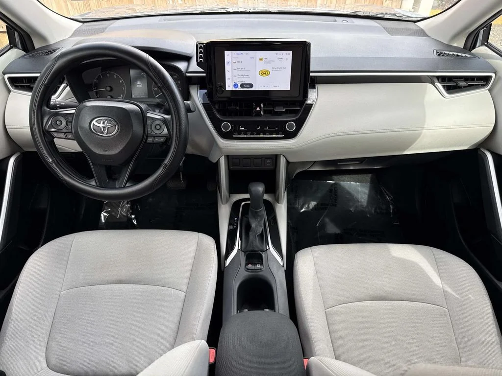 Used 2025  Toyota L image 19